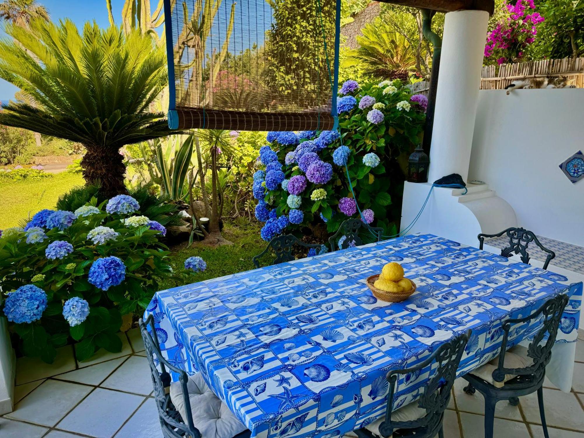 Villa 'A Pisa Lipari  Bagian luar foto