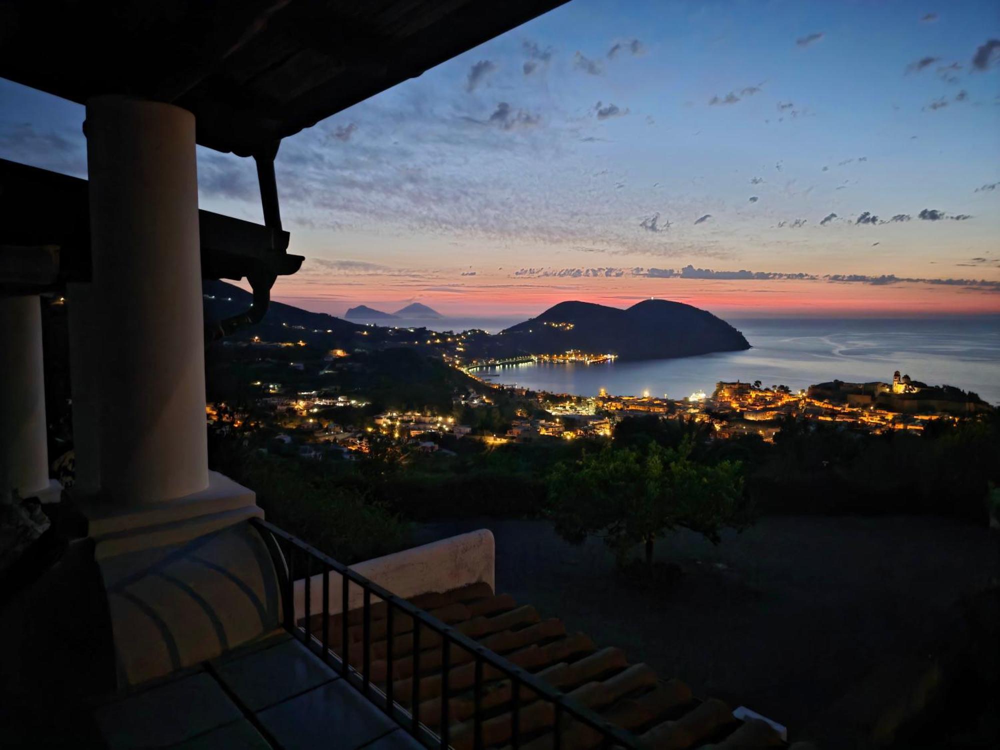 Villa 'A Pisa Lipari  Bagian luar foto